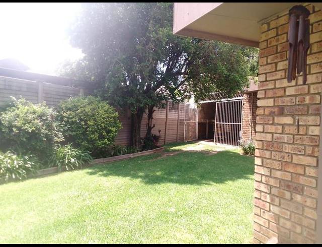 4 BEDROOM HOUSE FOR SALE IN VANDERBIJLPARK SW 2